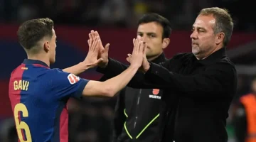 صدام في برشلونة.. جافي يعترض على قرارات فليك الفنية خلف الكواليس